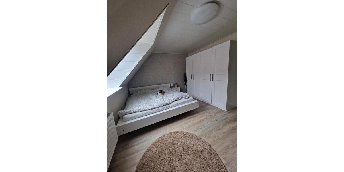 Dachgeschoßwohnung Hennstedt - 3 Zimmer, 77 m&sup2;, 950&euro; | Angebot:25161943