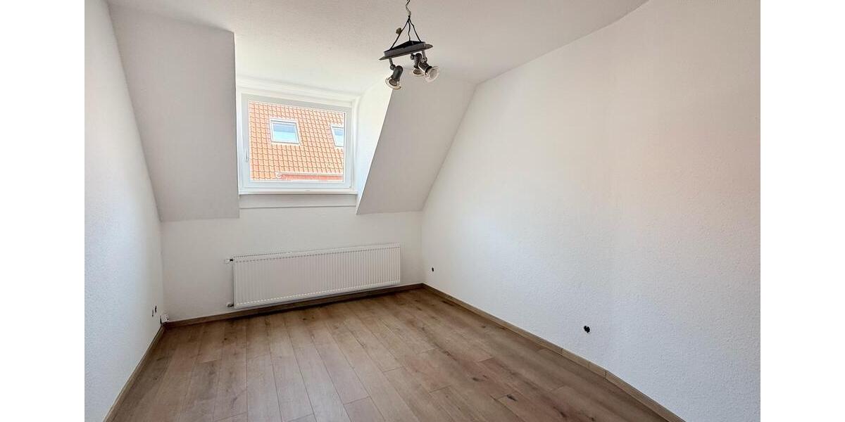 Dachgeschoßwohnung Borken - 6 Zimmer, 128 m&sup2;, 990&euro; | Angebot:26003531