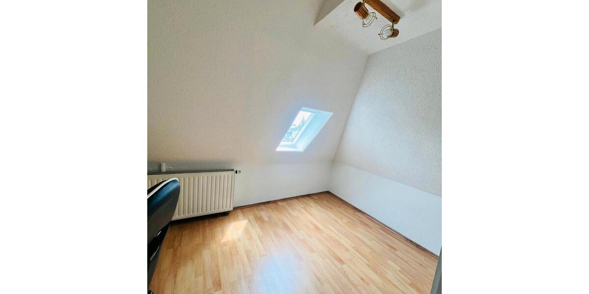 Dachgeschoßwohnung Singen (Hohentwiel) - 1 Zimmer, 35 m&sup2;, 690&euro; | Angebot:26469782