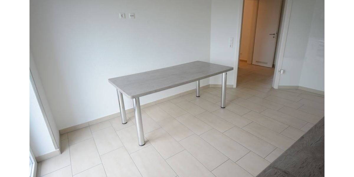 Etagenwohnung Heide - 3 Zimmer, 100 m&sup2;, 980&euro; | Angebot:25819087