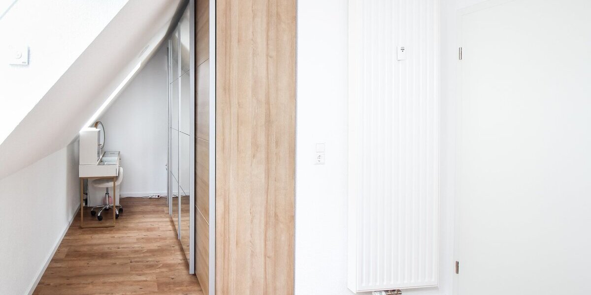Modernisierte 4-Zimmer-Wohnung mit Einbauküche in Oberndorf a. N. - Dachgeschoßwohnung Oberndorf | Angebot:27095832