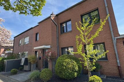 Ruhig, schön, möbliert wohnen zimmer