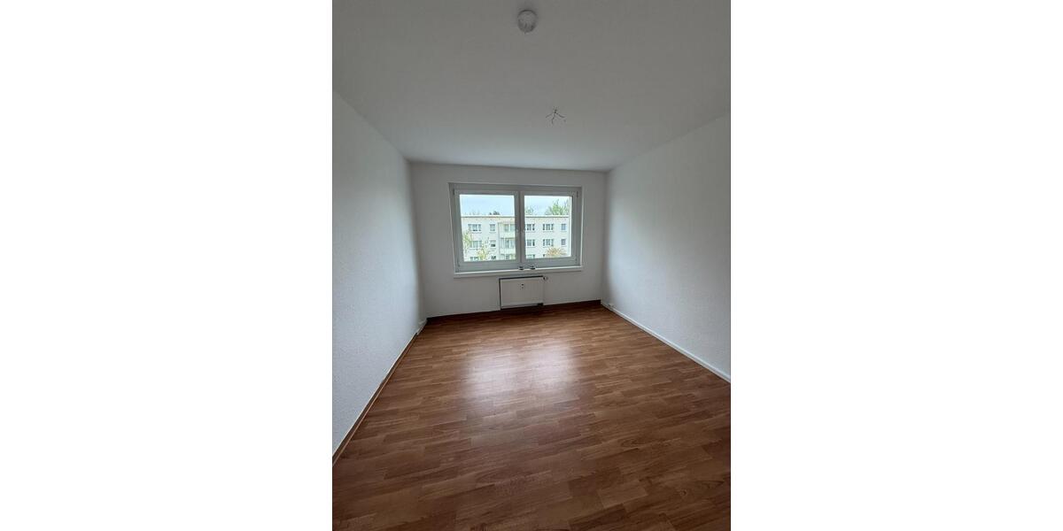 Etagenwohnung Borna - 3 Zimmer, 58 m&sup2;, 350&euro; | Angebot:26490312