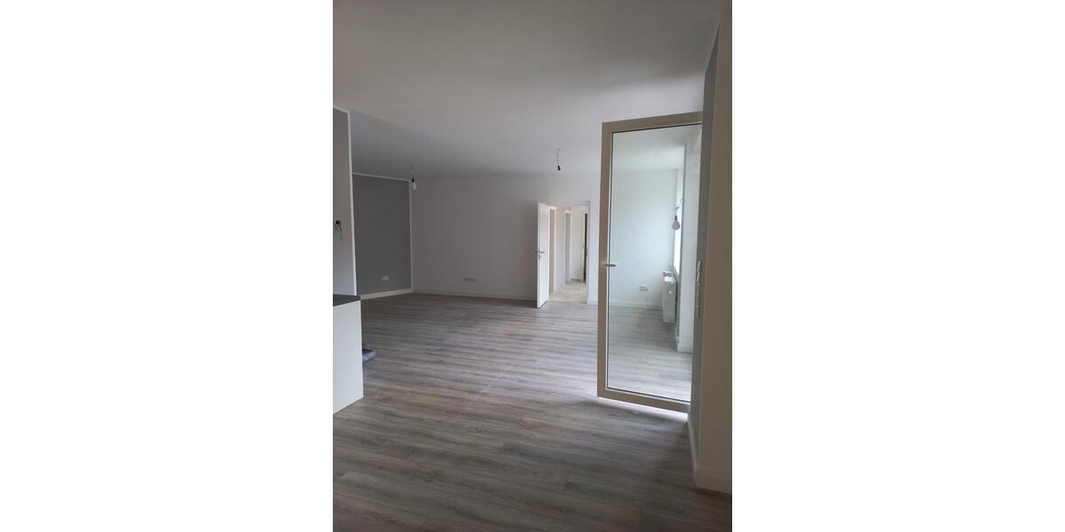 Erdgeschoßwohnung Hückeswagen - 4 Zimmer, 150 m&sup2;, 1.500&euro; | Angebot:24749916