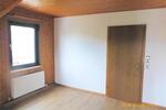 Dachgeschoßwohnung Niedernhausen - 3 Zimmer, 90 m&sup2;, 870&euro; | Angebot:26181056