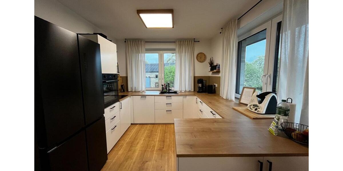 Etagenwohnung Lage - 4 Zimmer, 108 m&sup2;, 1.100&euro; | Angebot:26289105
