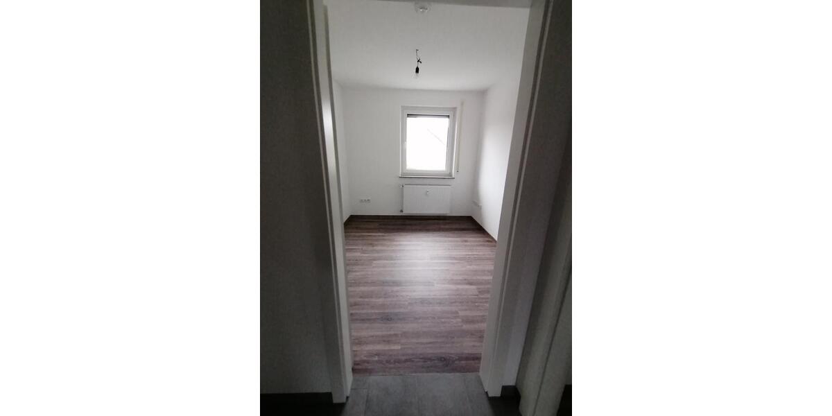 Etagenwohnung Ochsenfurt - 4 Zimmer, 109 m&sup2;, 1.215&euro; | Angebot:25832027