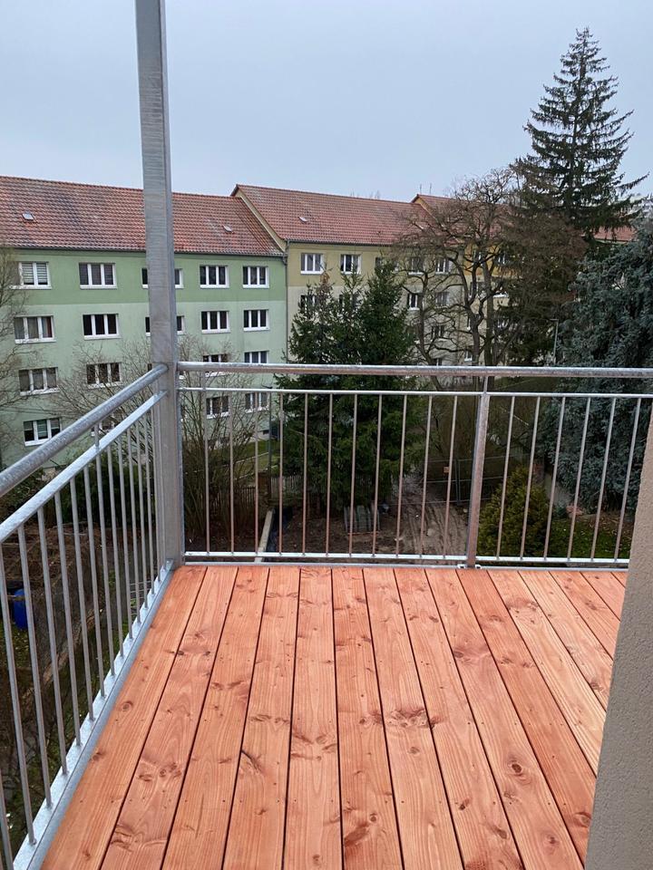 Sehr schöne helle 3 Raum Wohnung zimmer