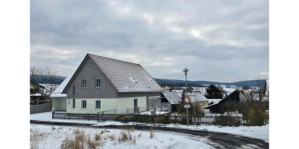 Einfamilienhaus Bad Neualbenreuth - 6 Zimmer, 150 m&sup2;, 1.600&euro; | Angebot:24372019