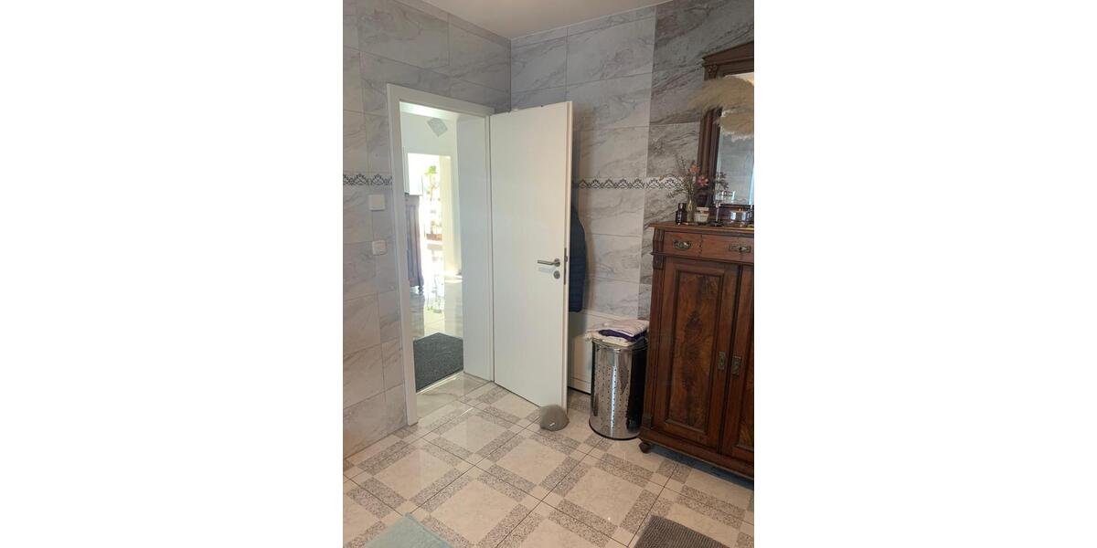 Etagenwohnung Mainz Ebersheim - 4 Zimmer, 152 m&sup2;, 1.900&euro; | Angebot:25152219