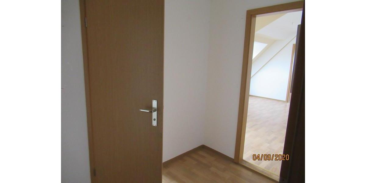 Dachgeschoßwohnung Meuselwitz - 2 Zimmer, 39 m&sup2;, 215&euro; | Angebot:26364253