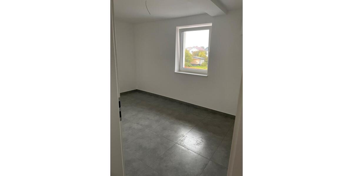 Etagenwohnung Friedewald - 4 Zimmer, 95 m&sup2;, 900&euro; | Angebot:25353141