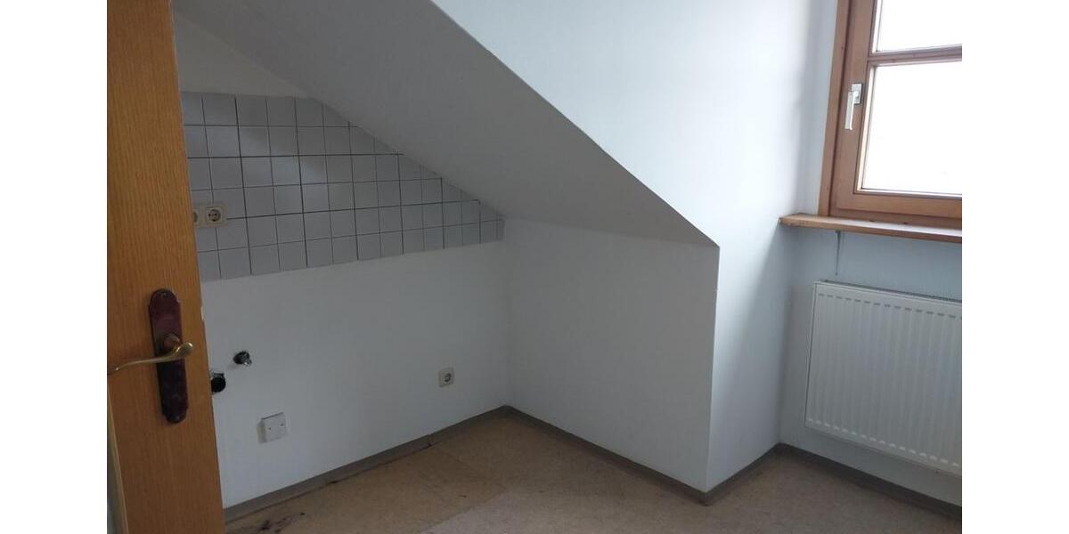 Dachgeschoßwohnung Arnstorf - 2 Zimmer, 40 m&sup2;, 400&euro; | Angebot:26347025