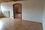 Dachgeschoßwohnung Schnaittenbach - 4 Zimmer, 130 m&sup2;, 1.050&euro; | Angebot:26223709