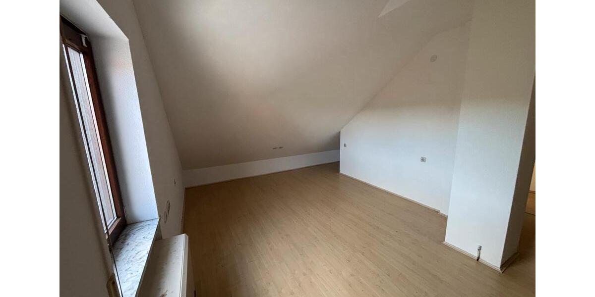 Etagenwohnung Kleinrinderfeld - 4 Zimmer, 85 m&sup2;, 750&euro; | Angebot:25980102
