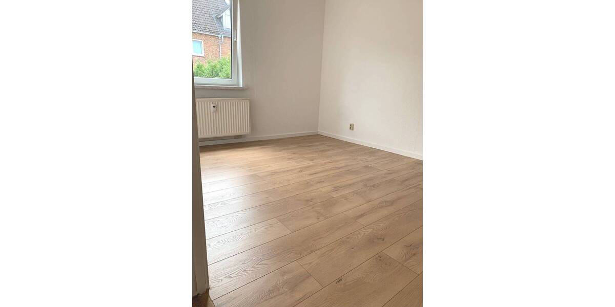 Etagenwohnung Neubrandenburg Vogelviertel - 3 Zimmer, 54 m&sup2;, 510&euro; | Angebot:26904514