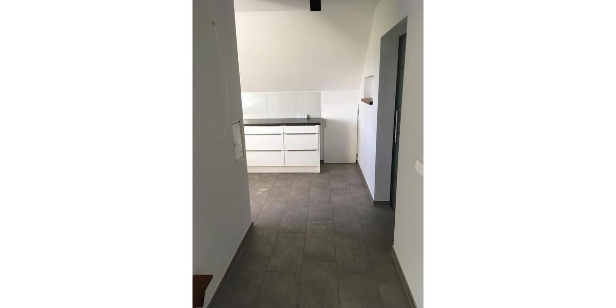 Dachgeschoßwohnung Schlier - 2.5 Zimmer, 72 m&sup2;, 800&euro; | Angebot:24600174