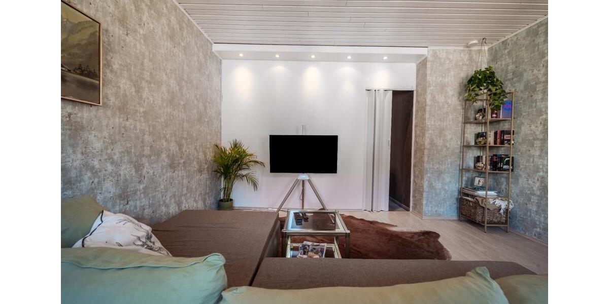 Dachgeschoßwohnung Essen Stadtbezirk VIII - 2 Zimmer, 65 m&sup2;, 1.200&euro; | Angebot:26149272
