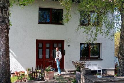 Wohnen auf Zeit Marsberg - 6 Zimmer, 160 m&sup2;, 300&euro; | Angebot:26587199