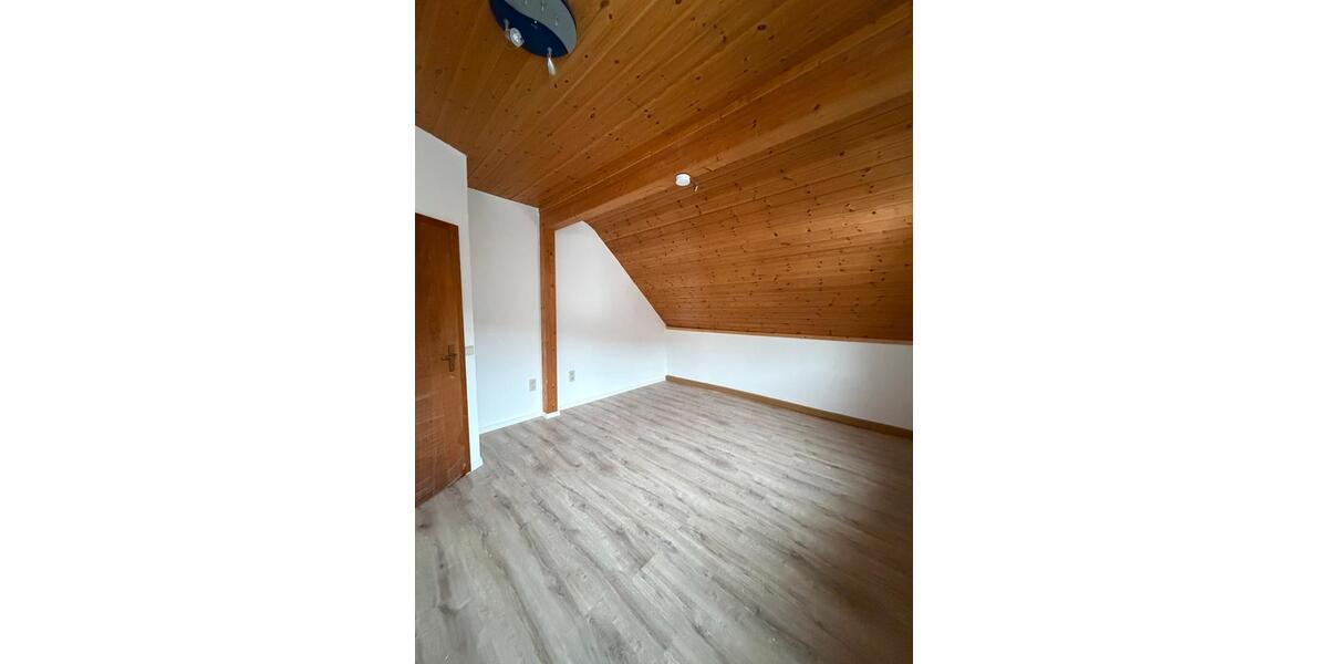 Etagenwohnung Neustadt bei Coburg - 3 Zimmer, 88 m&sup2;, 630&euro; | Angebot:24743225