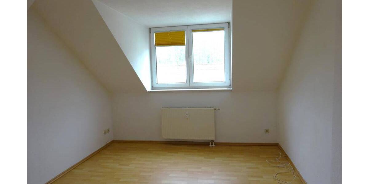 Einbauküche!! Gemütliche 3-Zi-DG-Maisonette-Whg. mit Balkon, Garage oder SP möglich 3 zimmer