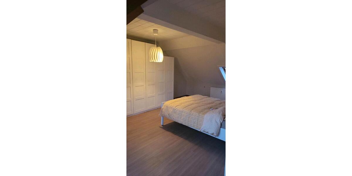 Dachgeschoßwohnung Walluf - 4 Zimmer, 86 m&sup2;, 1.050&euro; | Angebot:24784309