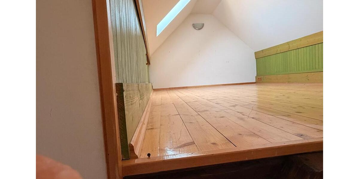 Dachgeschoßwohnung Naumburg (Saale) - 3 Zimmer, 100 m&sup2;, 765&euro; | Angebot:26426151