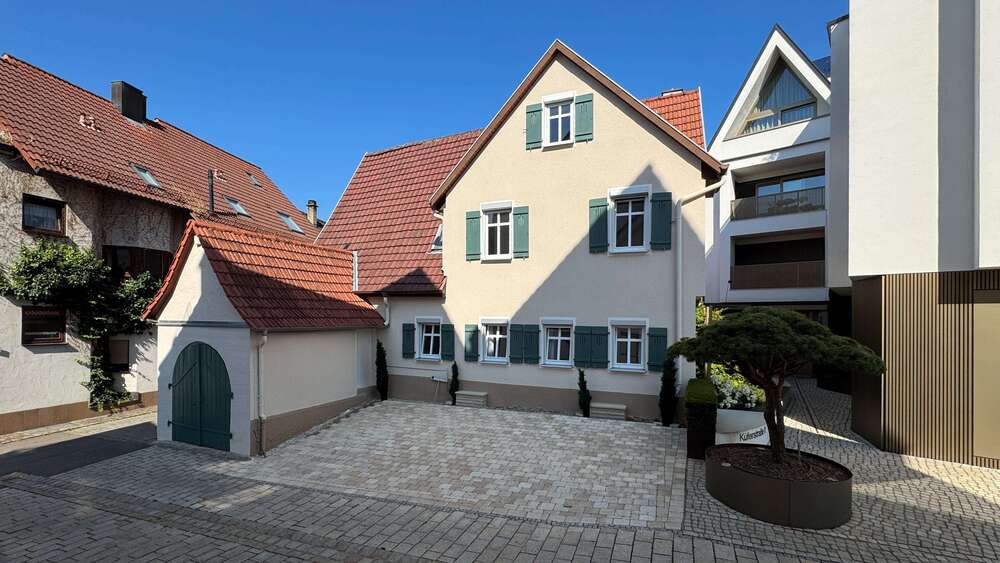 Etagenwohnung Metzingen - 6 Zimmer, 142 m&sup2;, 1.325&euro; | Angebot:25304481