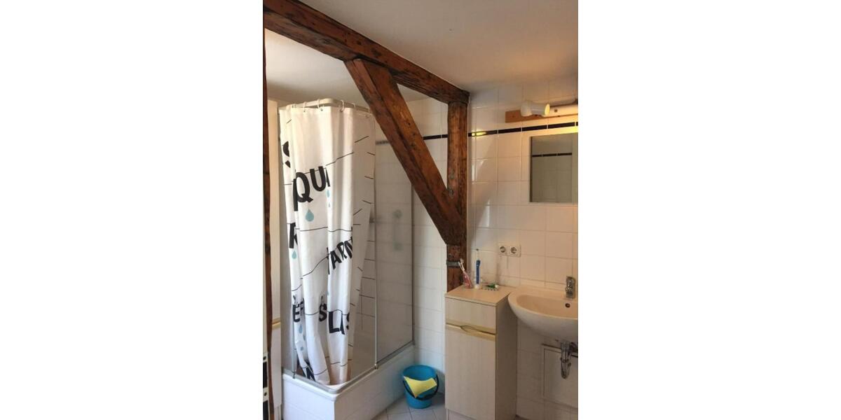 Frisch renovierte 2-Zimmer-Dachgeschosswohnung in Zentrumslage 2 zimmer