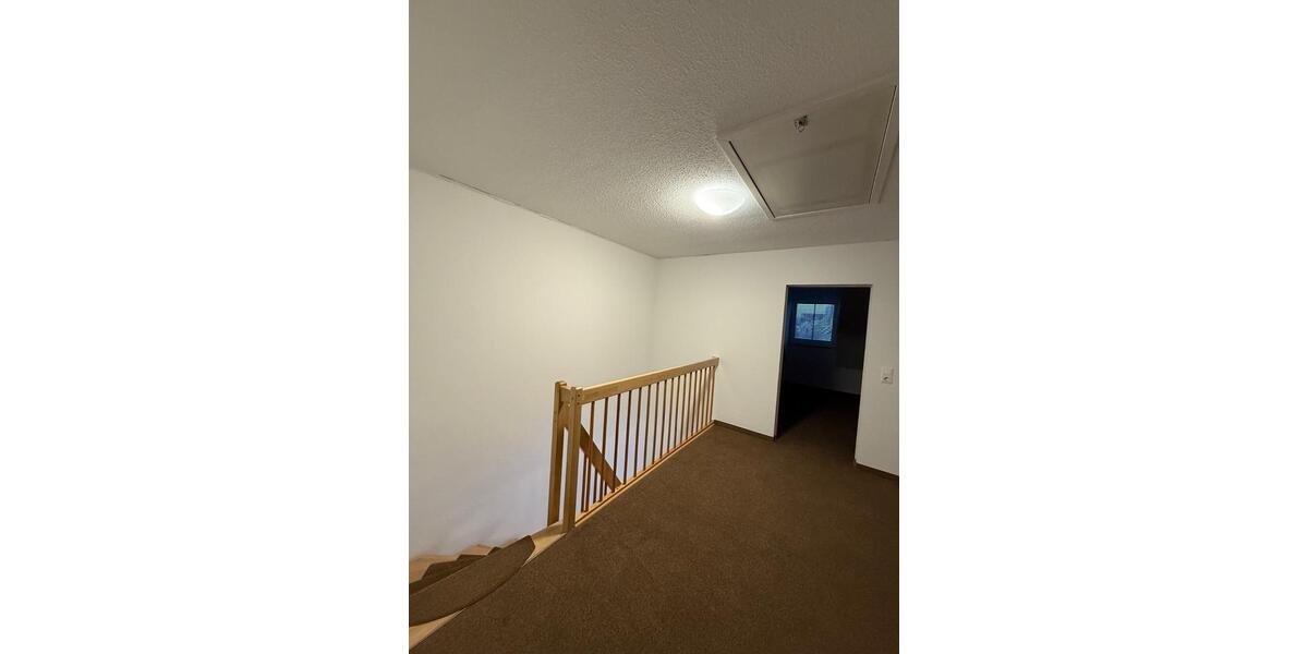 Doppelhaushälfte Kulmain - 4 Zimmer, 135 m&sup2;, 1.290&euro; | Angebot:24785525