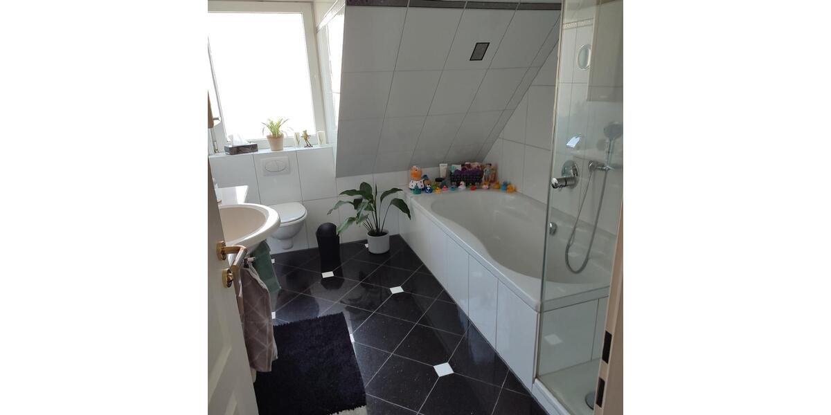 Doppelhaushälfte Bielefeld Brackwede - 5 Zimmer, 125 m&sup2;, 1.580&euro; | Angebot:25998376