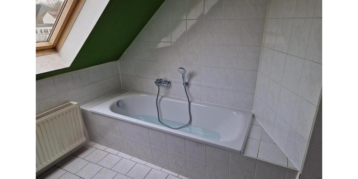 Dachgeschoßwohnung Eisenach - 2 Zimmer, 52 m&sup2;, 364&euro; | Angebot:26004796