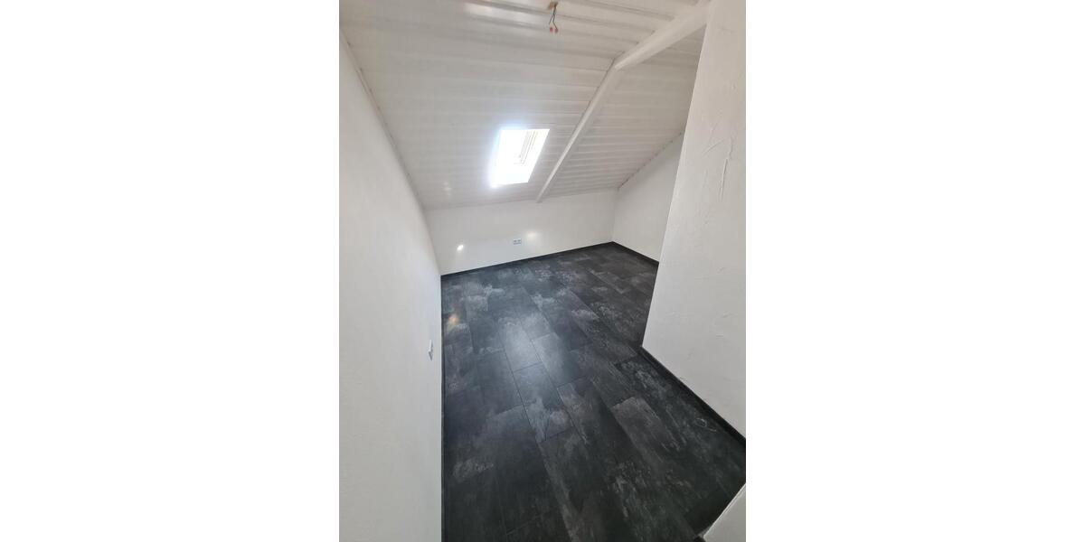 Dachgeschoßwohnung Genderkingen - 3 Zimmer, 92 m&sup2;, 920&euro; | Angebot:26517891