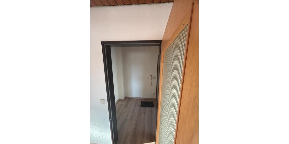 Dachgeschoßwohnung Mönchengladbach Süd - 3 Zimmer, 70 m&sup2;, 630&euro; | Angebot:24548426