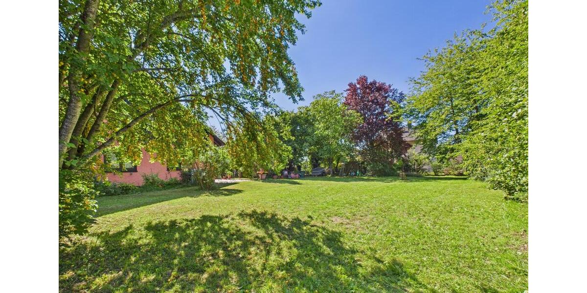 Freistehendes Einfamilienhaus in massiver Bauweise mit großem Grundstück zu vermieten! 6 zimmer