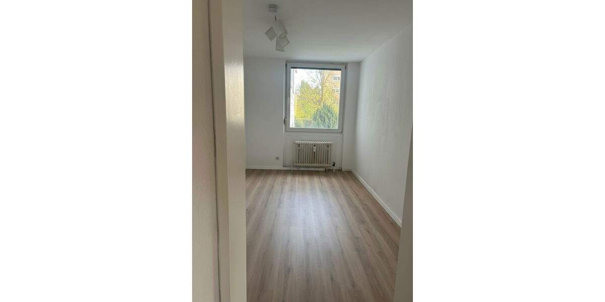 Helle 3,5-Zi-Wohnung mit Balkon & EBK, frisch renoviert gute Anbindung in Bissingen am Bruchwald 3 zimmer