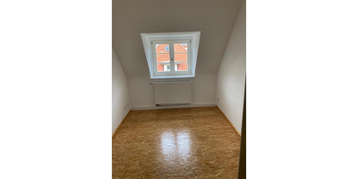 Dachgeschoßwohnung Kassel Fasanenhof - 3 Zimmer, 65 m&sup2;, 250&euro; | Angebot:25475944