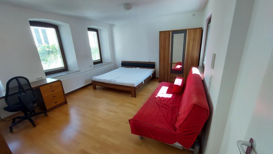 Wohnen auf Zeit Edenkoben - 3 Zimmer, 107 m&sup2;, 385&euro; | Angebot:25642414