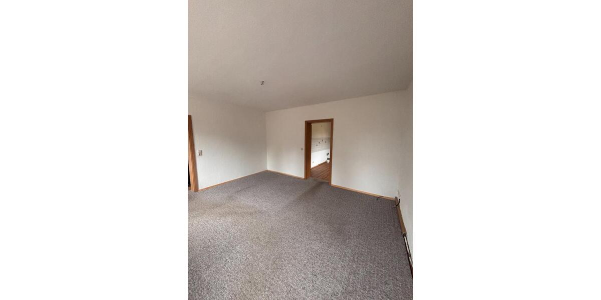 Erdgeschoßwohnung Lunzenau - 3 Zimmer, 62 m&sup2;, 310&euro; | Angebot:23779157