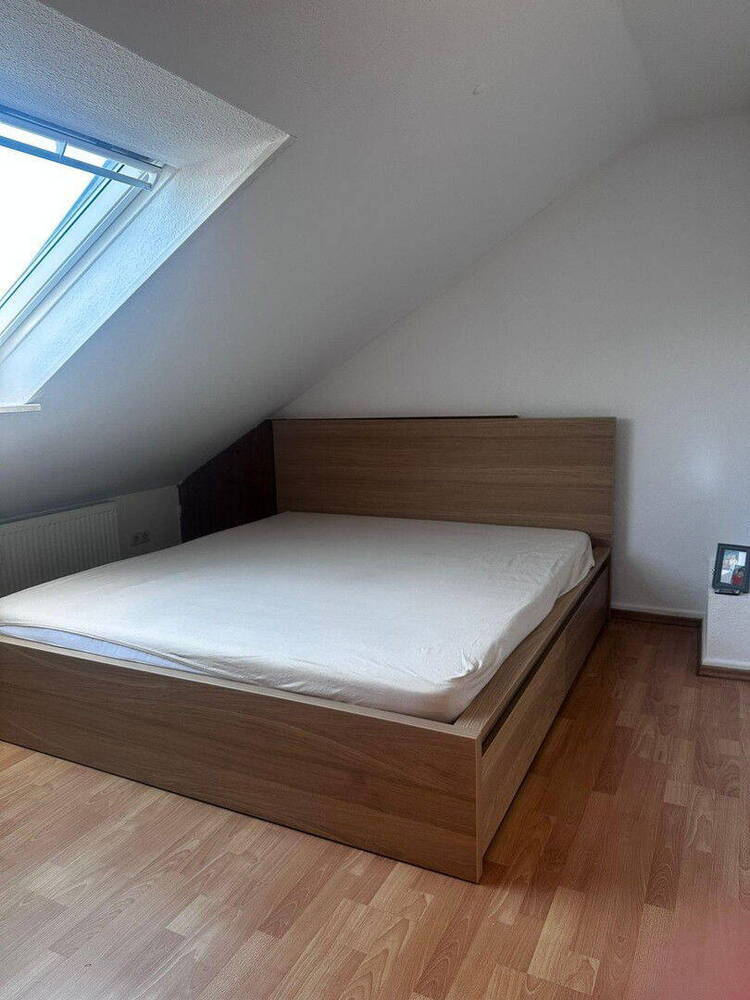 Gemuetliche 2-Z. DG-Wohnung (OG2) ab 1.12 Frei