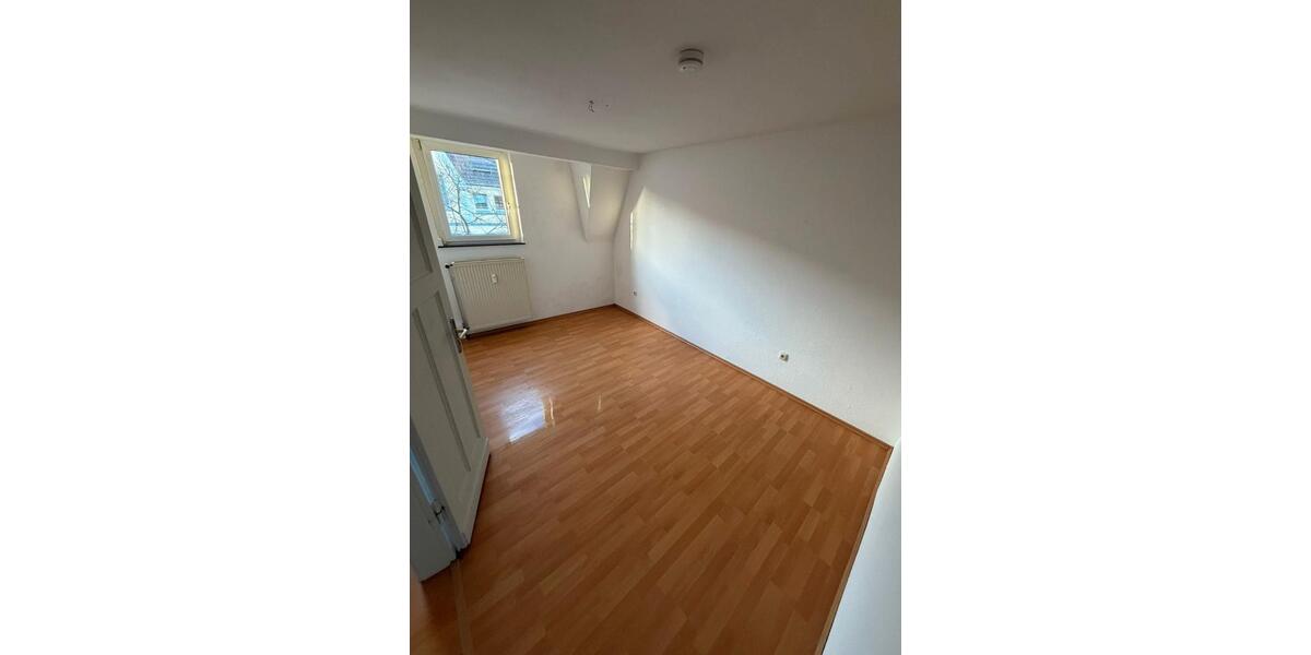 Dachgeschoßwohnung Duisburg Duisburg-Mitte - 3 Zimmer, 62 m&sup2;, 600&euro; | Angebot:26551092
