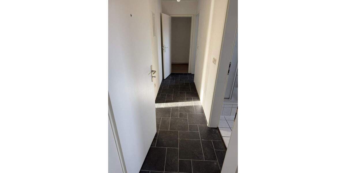 Große 4-Raum-Wohnung mit 2xDuscheWC & 2xPKW-Stellplatz - ideal für Familien oder für WG 4 zimmer