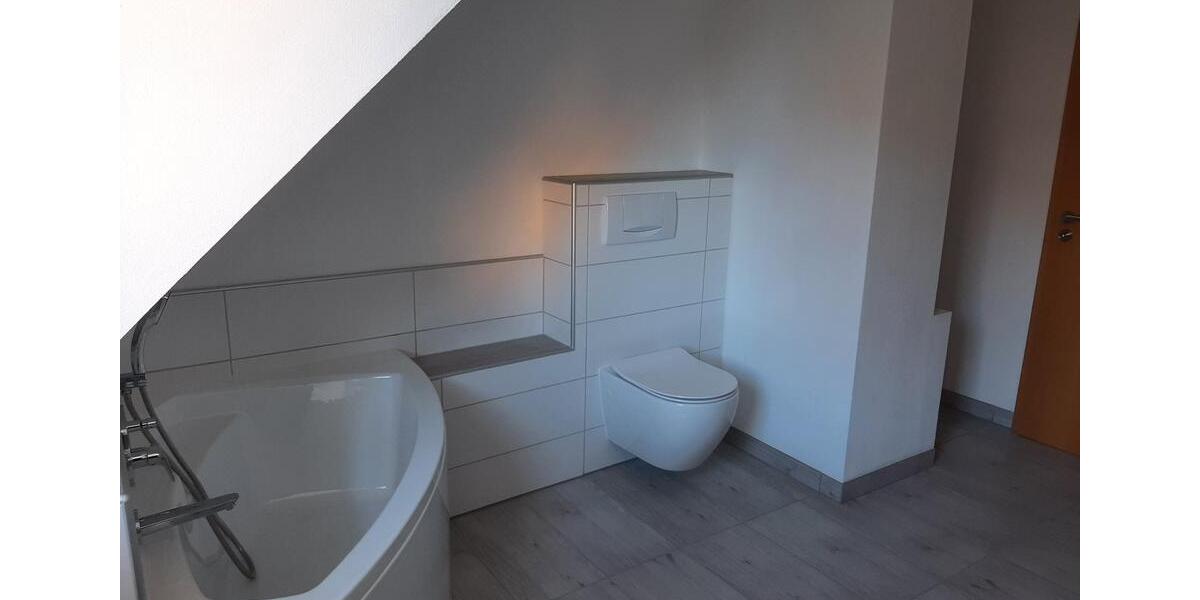 Dachgeschoßwohnung Dentlein am Forst - 4 Zimmer, 97 m&sup2;, 850&euro; | Angebot:26232067