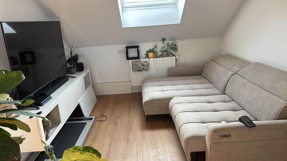 Dachgeschoßwohnung Solingen Aufderhöhe - 3 Zimmer, 93 m&sup2;, 1.810&euro; | Angebot:24975280