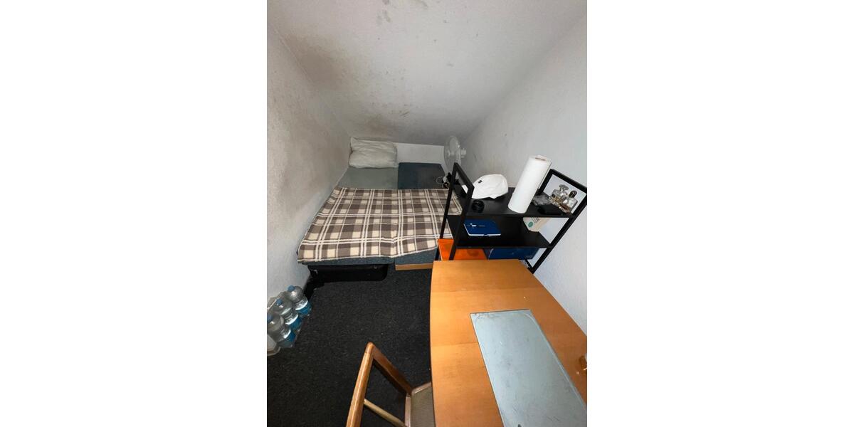 Dachgeschoßwohnung Pulheim - 1 Zimmer, 25 m&sup2;, 390&euro; | Angebot:24720355