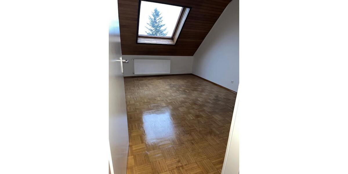 Dachgeschoßwohnung Eppelheim - 3 Zimmer, 84 m&sup2;, 1.350&euro; | Angebot:25547172