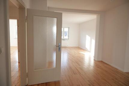 Kernsanierte 4 ZKB Altbau-Wohnung am Rande des Nauwieser Viertels 4 zimmer