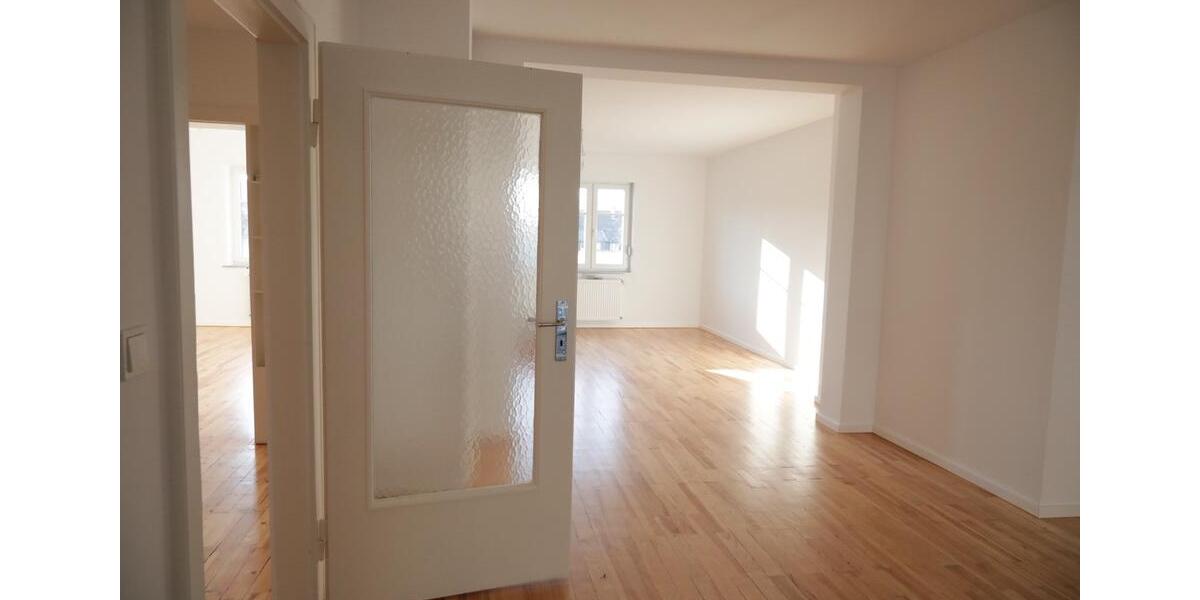 Kernsanierte 4 ZKB Altbau-Wohnung am Rande des Nauwieser Viertels 4 zimmer