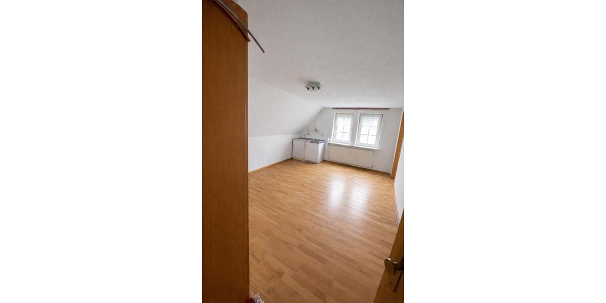 Dachgeschoßwohnung Meeder - 1 Zimmer, 20 m&sup2;, 305&euro; | Angebot:26075460