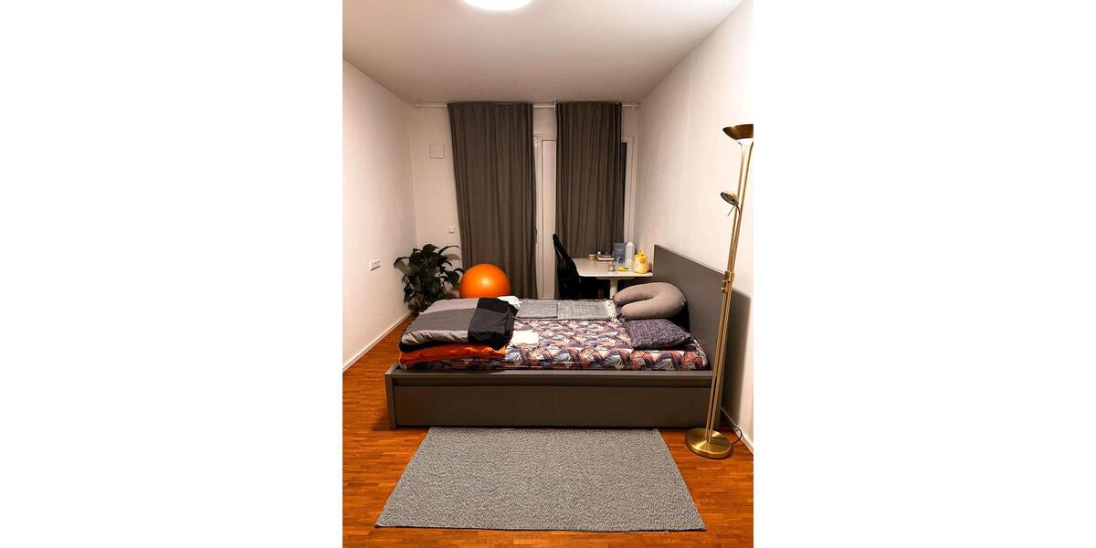 ZwischenmieteBefristete Miete: Möblierte 72qm Wohnung von März b 2 zimmer